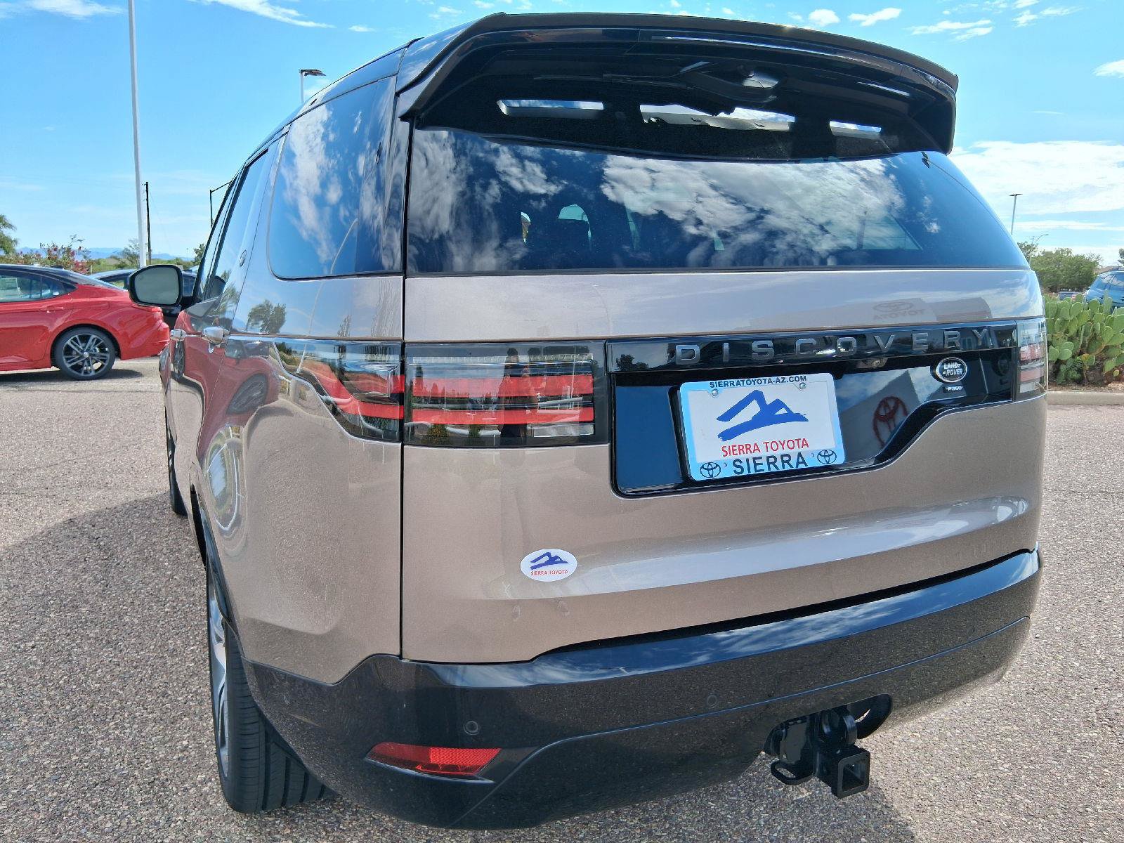 Used 2021 Land Rover Discovery HSE R-Dynamic AWD/4WD image 13