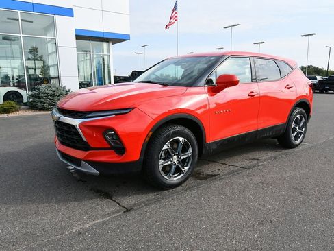 Certified 2025 Chevrolet Blazer LT image 2