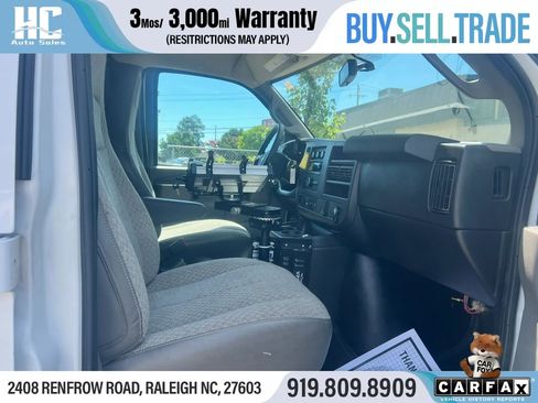 Used 2021 Chevrolet Express 2500 RWD image 17