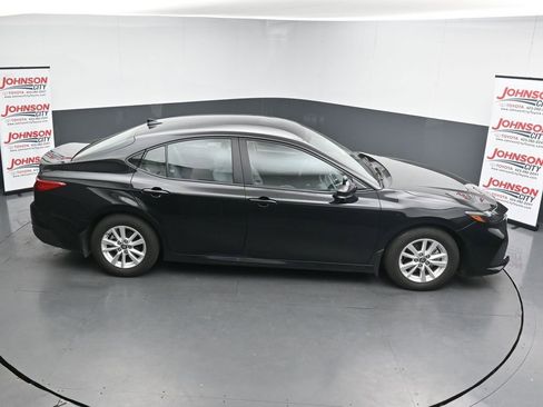 Used 2025 Toyota Camry LE image 17