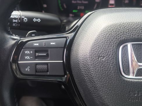 Used 2023 Honda Accord Touring image 12