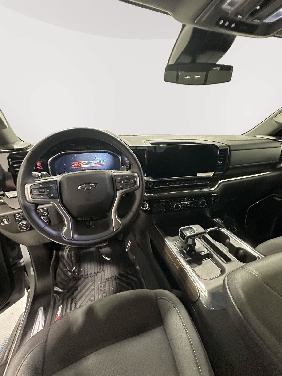 Used 2025 Chevrolet Silverado 1500 RST w/ True North Edition Plus AWD/4WD image 9