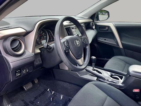 Used 2014 Toyota RAV4 LE FWD image 16
