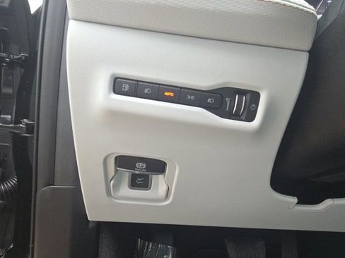 New 2026 Jeep Cherokee Limited image 18