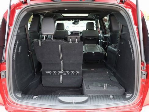 Used 2025 Chrysler Pacifica Limited image 37