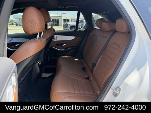 Used 2019 Mercedes-Benz GLC 300 4MATIC image 30