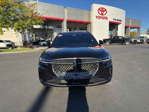 Used 2024 Lincoln Nautilus Reserve w/ Equipment Group 202A image 6