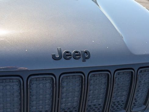 Used 2020 Jeep Renegade Altitude AWD/4WD image 11
