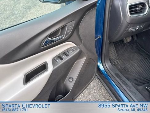 Used 2020 Chevrolet Equinox LT w/ Driver Convenience Package AWD/4WD image 12
