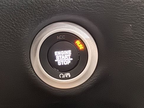 New 2026 Chrysler Pacifica Select image 17