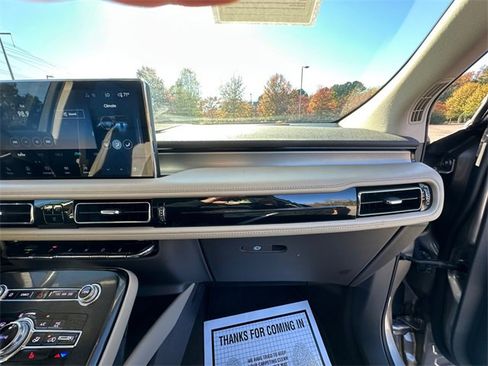 Used 2021 Lincoln Nautilus FWD w/ Equipment Group 101A image 16