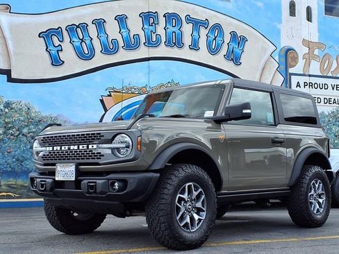 Certified 2025 Ford Bronco Badlands AWD/4WD image 1