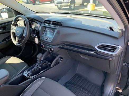 Used 2021 Chevrolet TrailBlazer LS AWD/4WD image 25