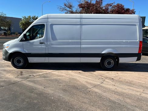 New 2026 Mercedes-Benz Sprinter 2500 image 2