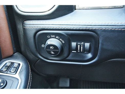 Used 2024 RAM 3500 Limited w/ Towing Technology Group image 20