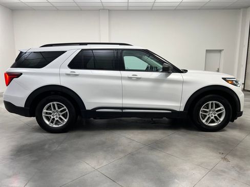 Used 2025 Ford Explorer Active w/ Active Comfort Package image 8