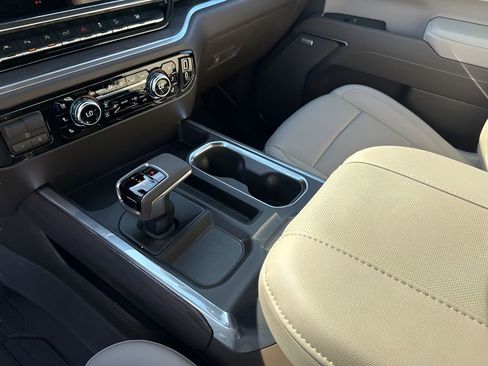 New 2026 GMC Sierra 1500 SLT image 35