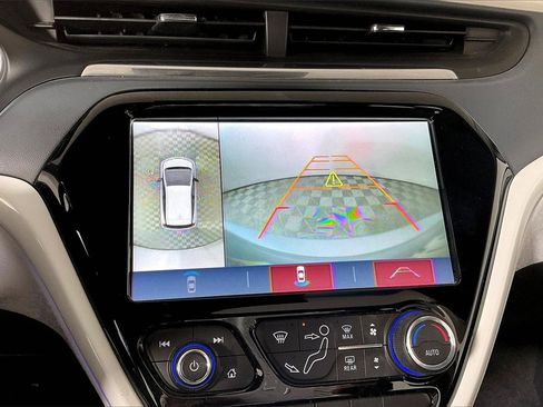 Used 2018 Chevrolet Bolt Premier w/ Driver Confidence II Package image 36