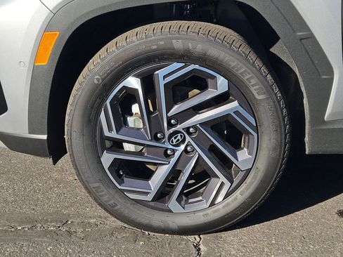 Certified 2025 Hyundai Tucson Limited image 9