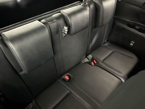 Used 2019 Toyota Highlander XLE AWD/4WD image 37