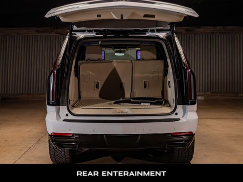 Used 2026 Cadillac Escalade ESV Platinum Sport w/ LPO, Floor Liner Package image 9