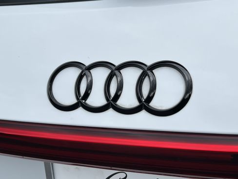 Used 2022 Audi e-tron Chronos AWD/4WD image 8