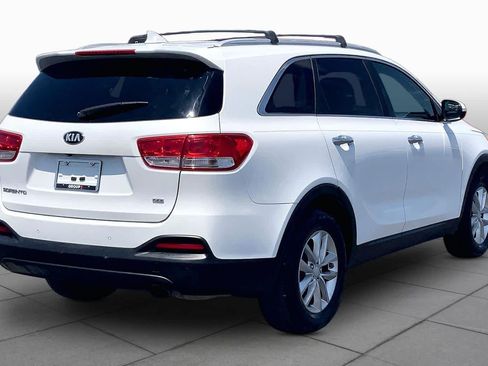 Used 2016 Kia Sorento FWD w/ LX Convenience Package image 13
