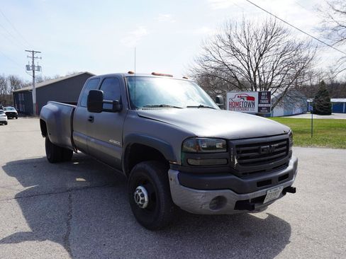 Used 2004 GMC Sierra 3500 4x4 Extended Cab w/ Heavy-Duty Power Package image 11