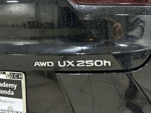 Used 2024 Lexus UX 250h Premium image 26