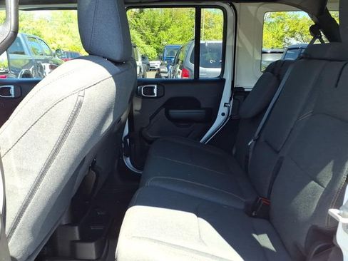 Used 2024 Jeep Wrangler Unlimited AWD/4WD image 17