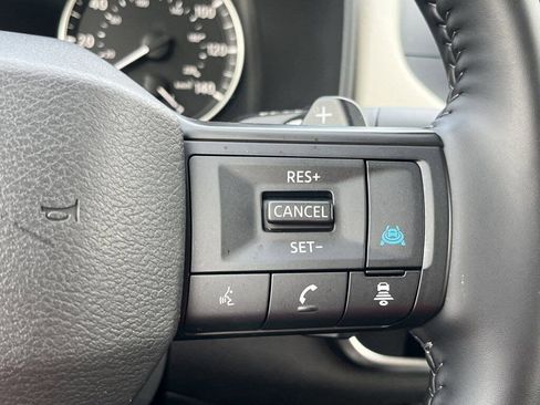 Certified 2025 Nissan Rogue SV image 11