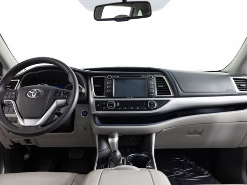 Used 2015 Toyota Highlander XLE image 34