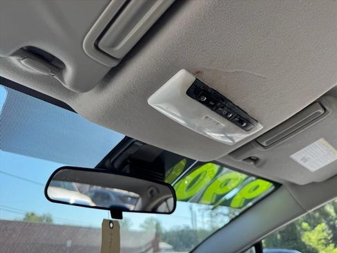 Used 2021 Nissan Versa SV FWD image 24