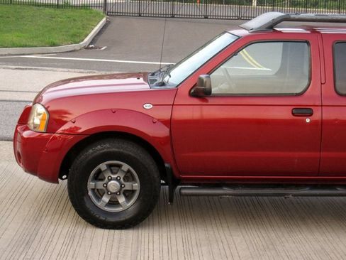 Used 2004 Nissan Frontier XE w/ (PWR) XE Pwr Pkg AWD/4WD image 7