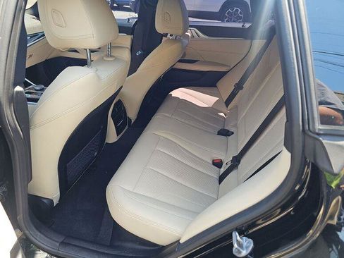 Used 2024 BMW i4 eDrive35 w/ Premium Package RWD image 9