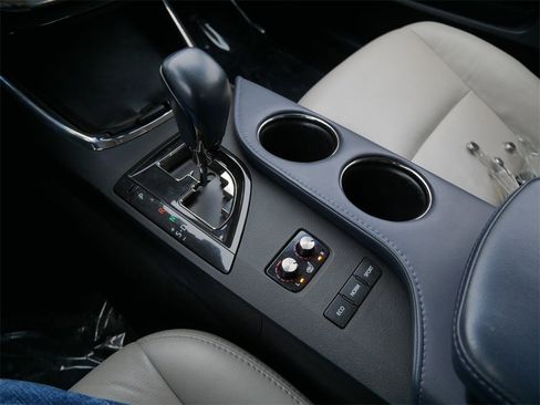 Used 2015 Toyota Avalon XLE Touring image 19