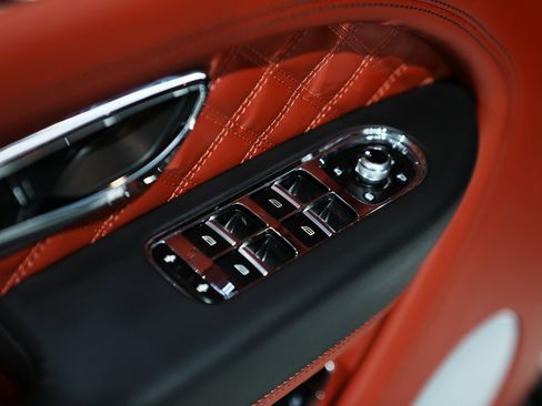 Used 2022 Bentley Bentayga Speed image 30