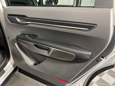 Used 2024 Kia EV9 Wind image 32