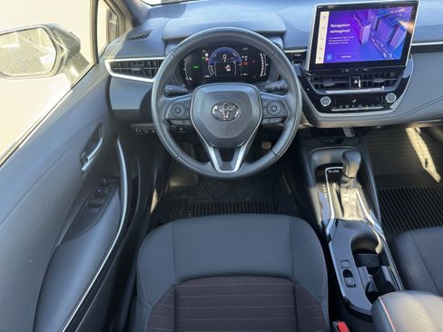 Used 2025 Toyota Corolla SE w/ SE Premium Package image 16