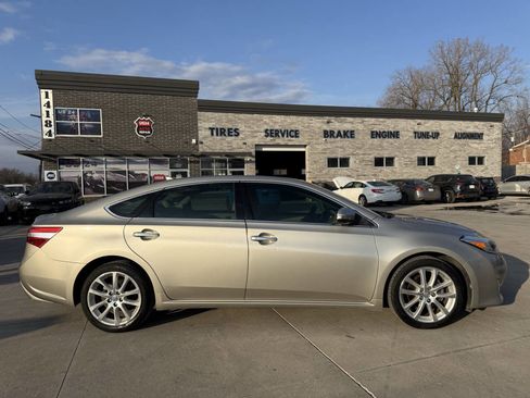 Used 2014 Toyota Avalon Limited image 6
