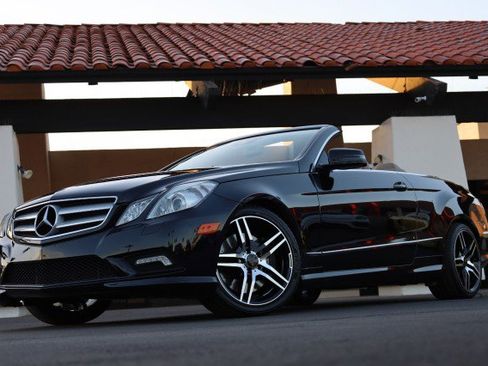 Used 2011 Mercedes-Benz E 550 E 550 image 3