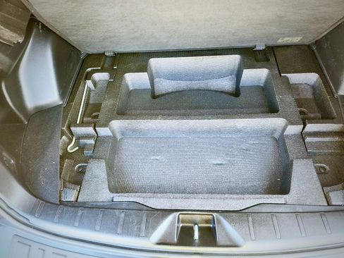 Used 2018 Subaru Forester 2.5i Limited image 7