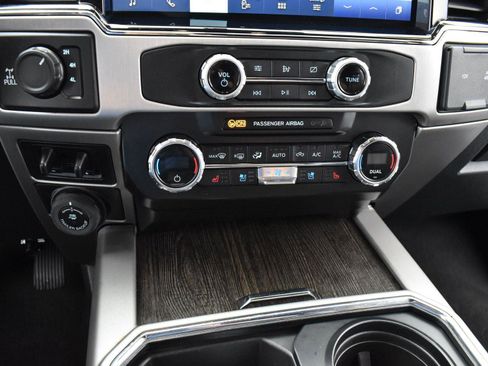 Used 2022 Ford F250 Platinum image 24