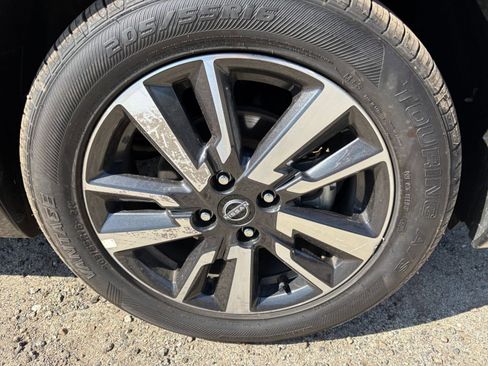 Used 2025 Nissan Versa SV FWD image 29