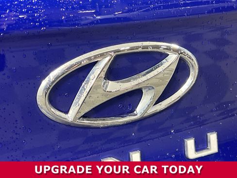 Used 2025 Hyundai Venue SEL image 32