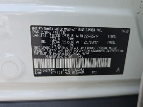 Used 2021 Toyota RAV4 XLE w/ Convenience Package FWD image 36