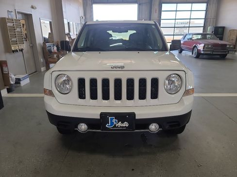 Used 2017 Jeep Patriot High Altitude image 3