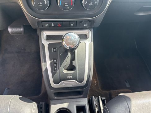 Used 2014 Jeep Compass Latitude image 17