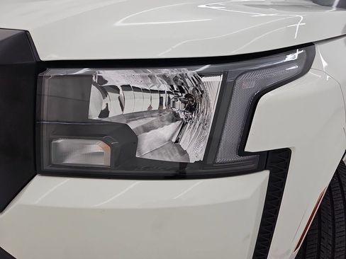 Used 2024 Nissan Frontier S RWD image 31