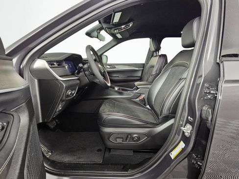 New 2026 Jeep Grand Cherokee Altitude AWD/4WD image 19